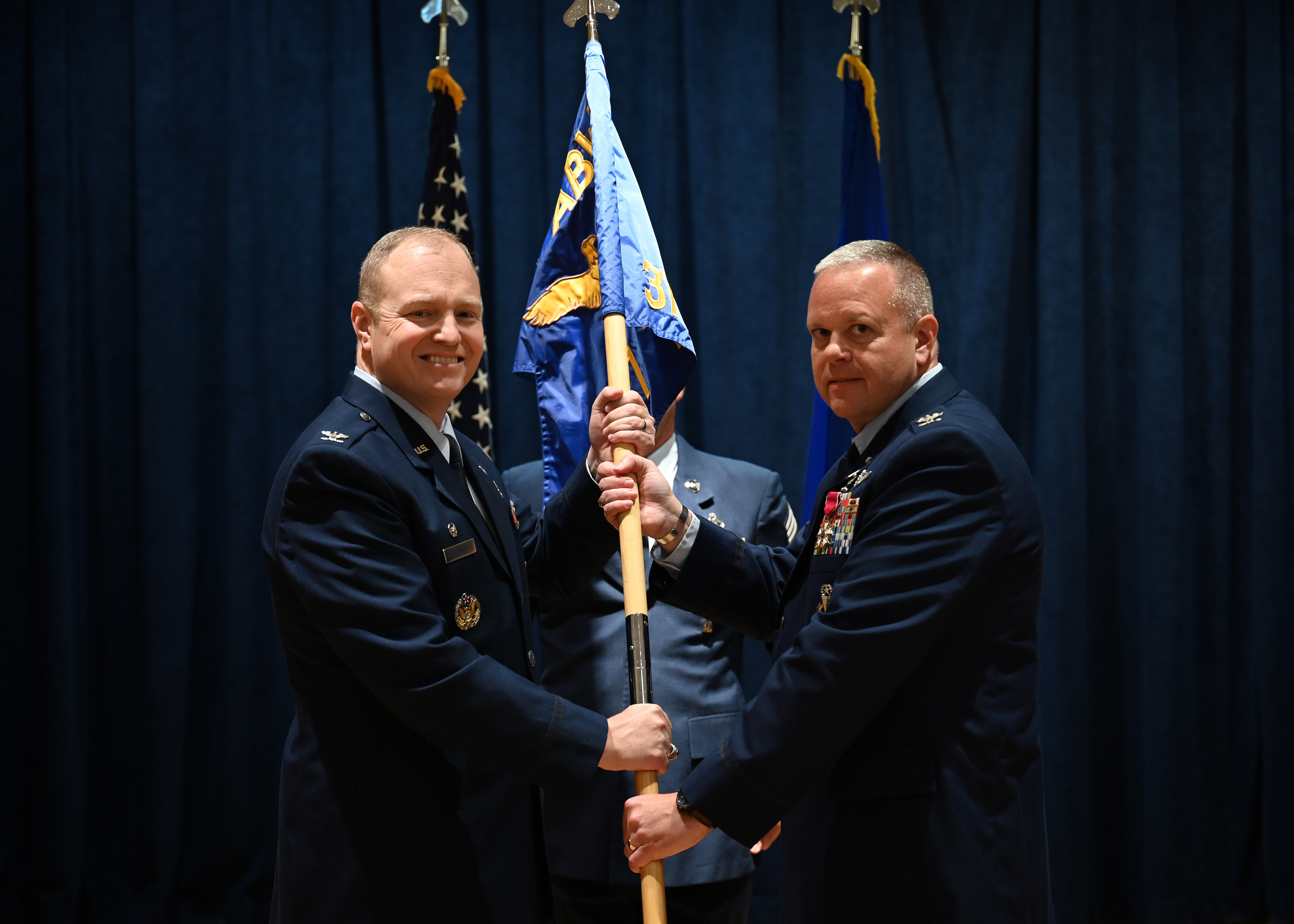 377 Air Base Wing transfers to AFGSC > Air Force Global
