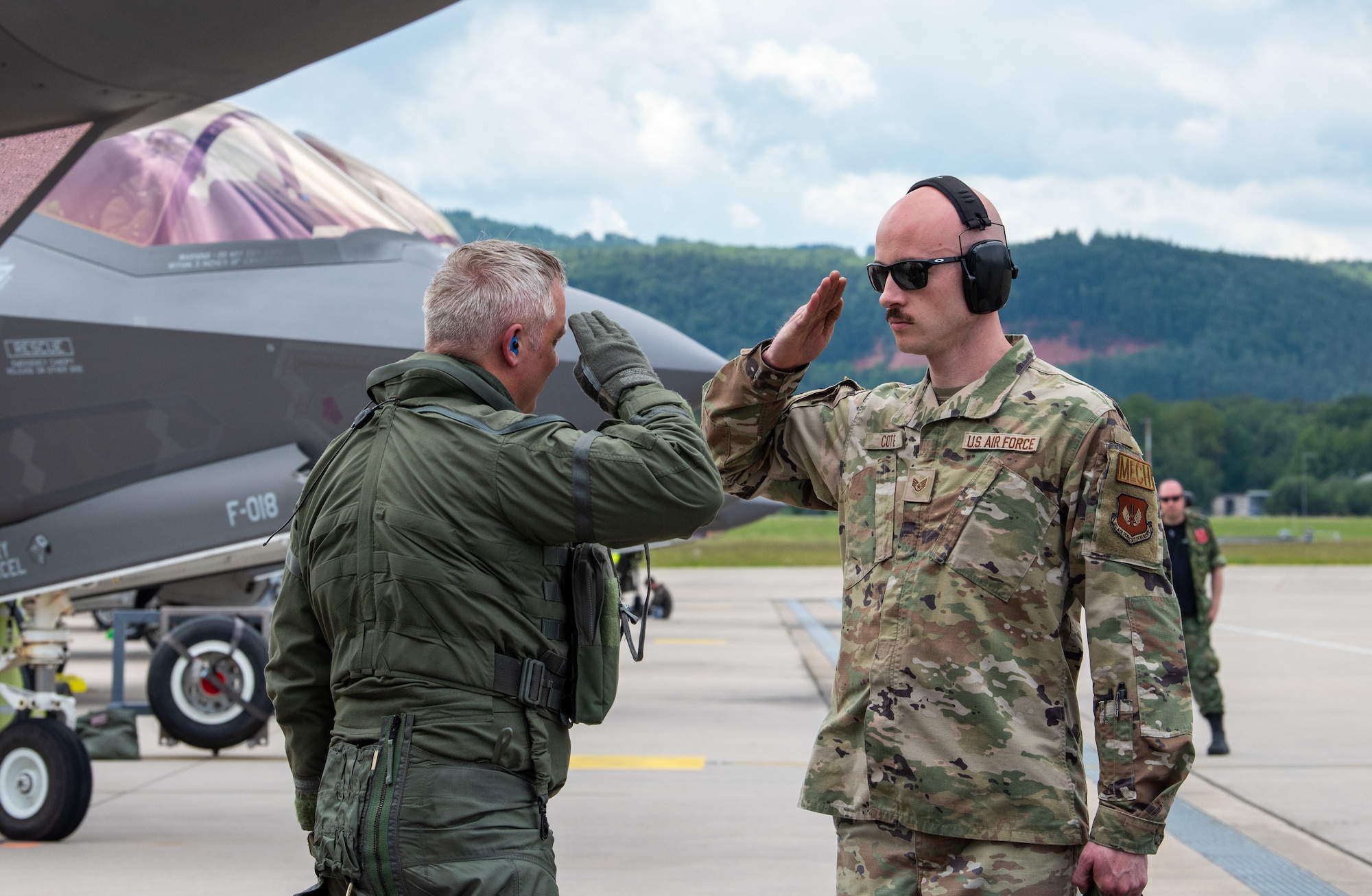 airman saluting pilot