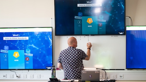 Occupational Safety member teaches class.