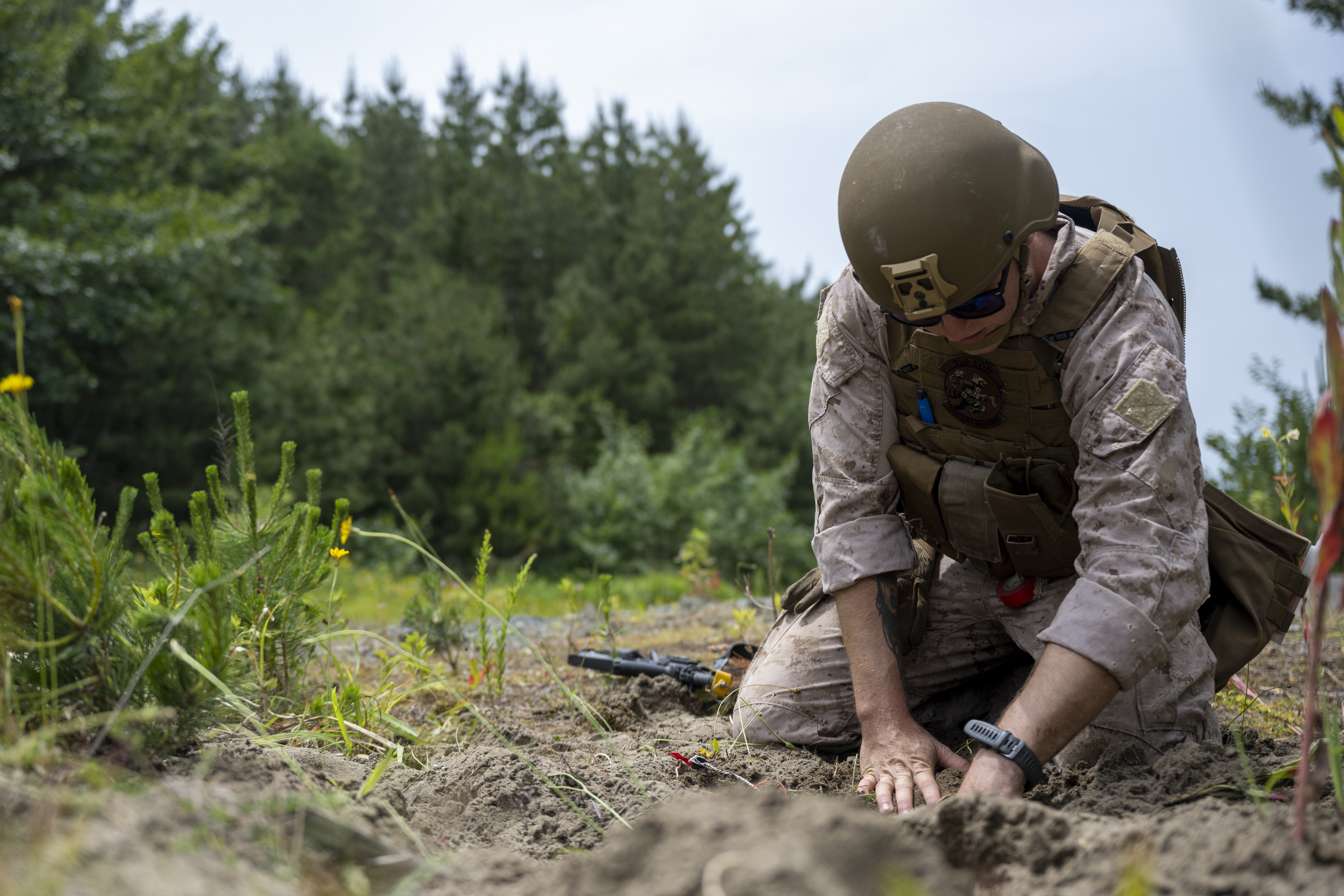 Air Force, Marines EOD train together in Tanuki Bandit 24 Air Force, Marines EOD train together in Tanuki Bandit 24