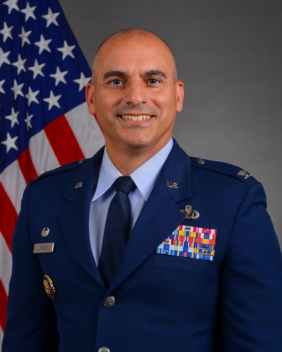 Image of commander