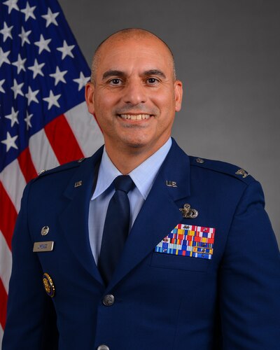 Image of commander