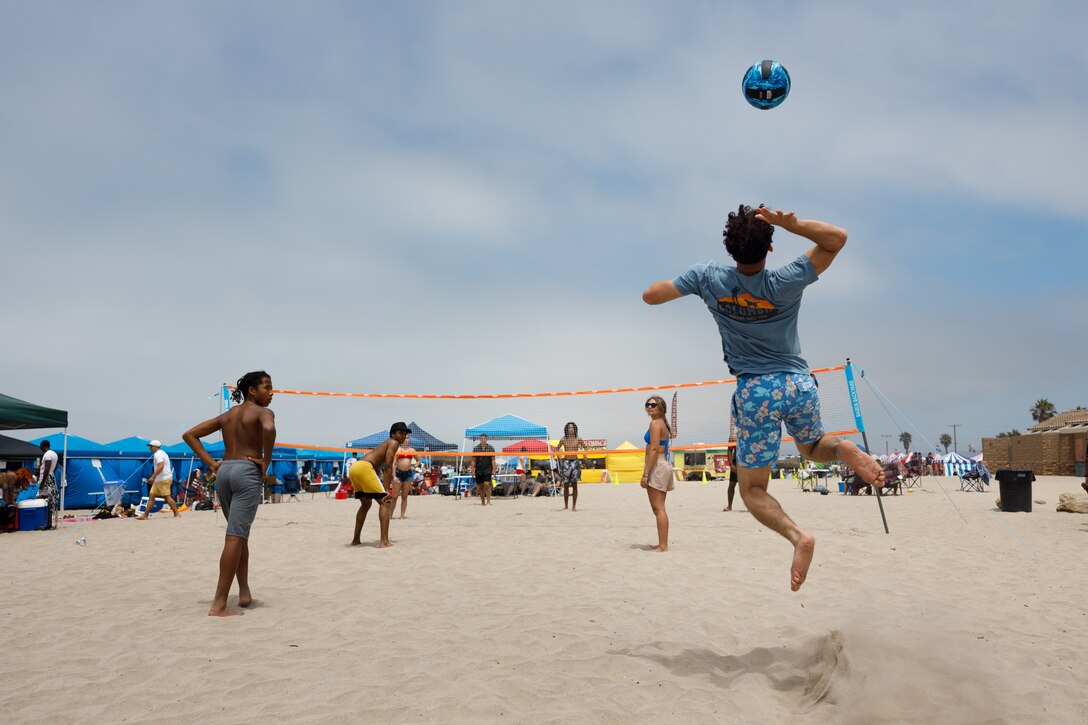 Lifeguards save the lives of swimmers 4th of July