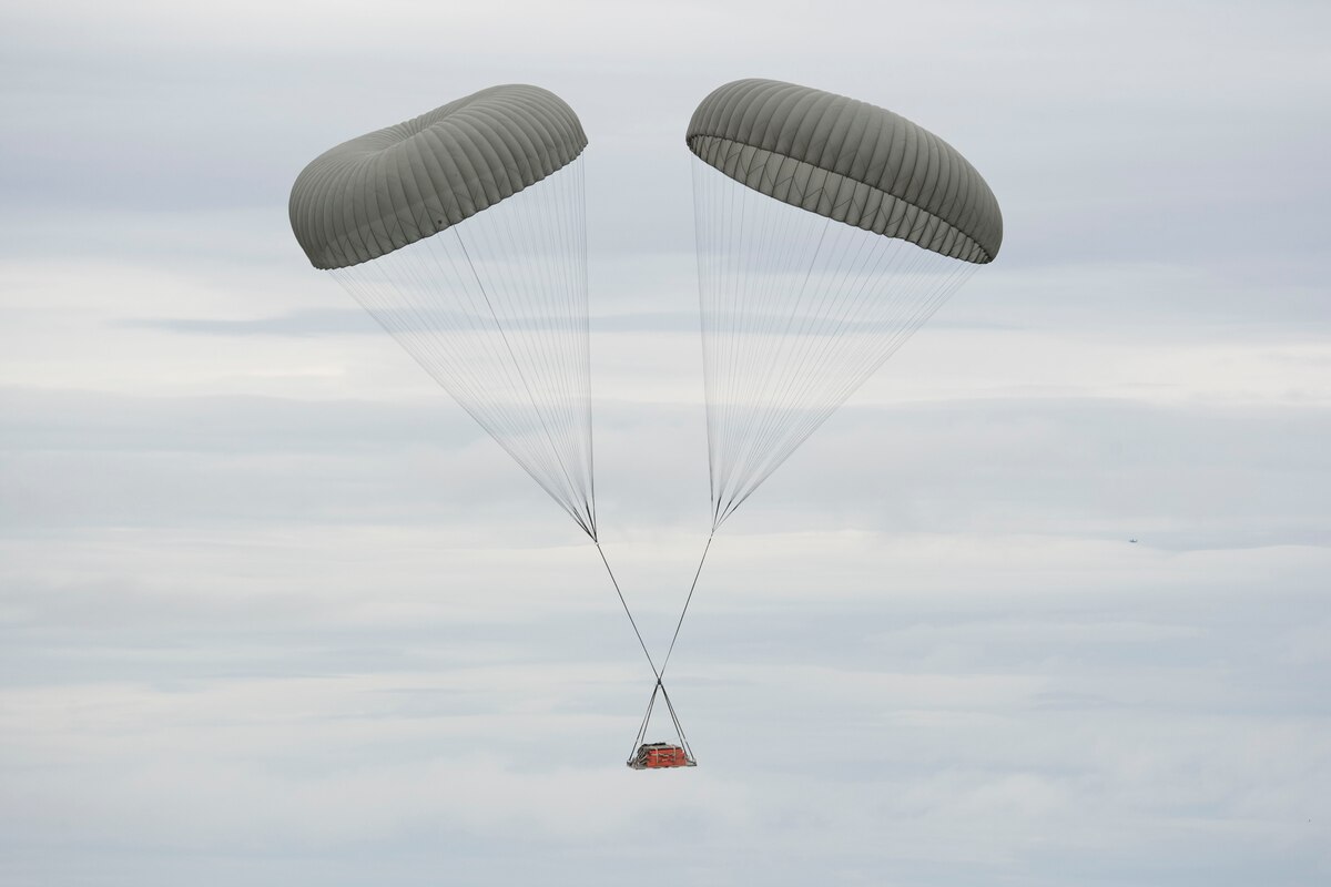 Pararescuemen, paratroopers, tactical air controllers conduct joint airborne operations