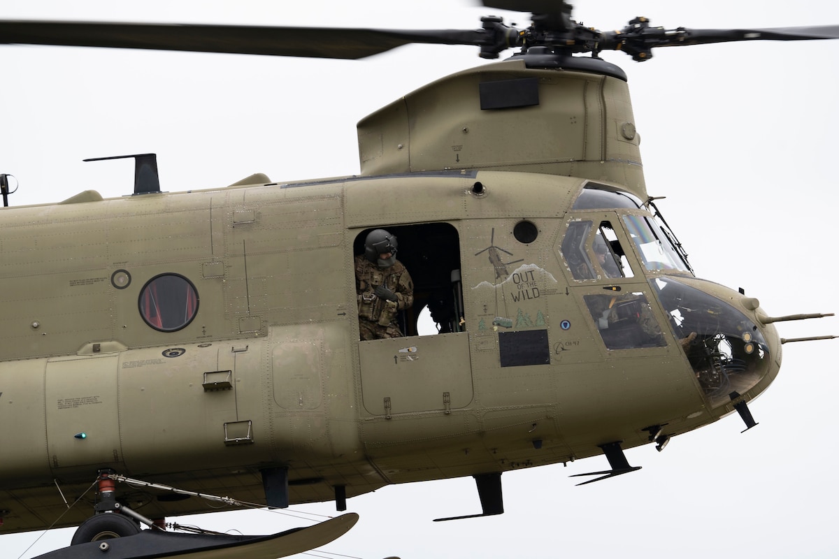 Pararescuemen, paratroopers, tactical air controllers conduct joint airborne operations