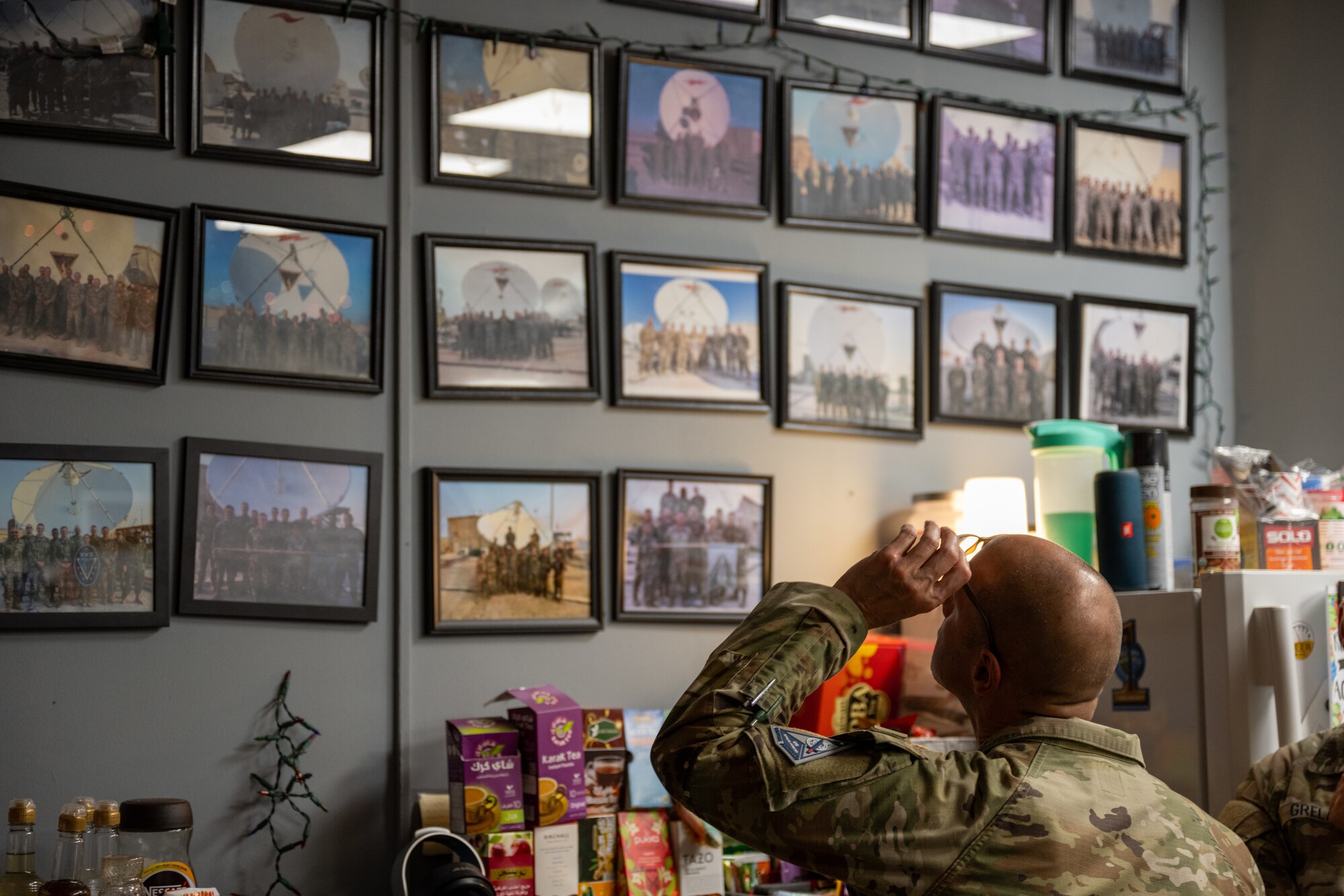 Bentivegna met and spoke to Guardians and Airmen on the important partnership between U.S. Air Forces Central and U.S. Space Forces - Central. (U.S. Air Force photo)