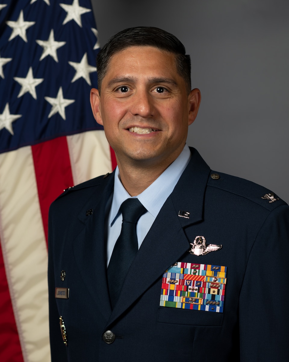 The official portrait of Col. Robert L. Johnston, 27th Special Operations Wing commander.