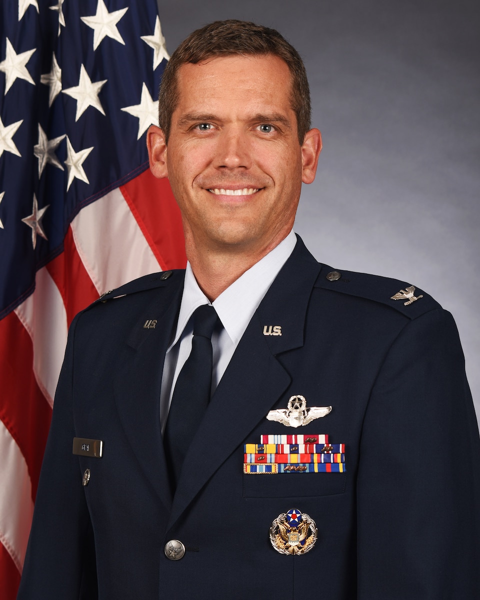 Official photo of Col. Ryan Graf, 15th Wing deputy commander.