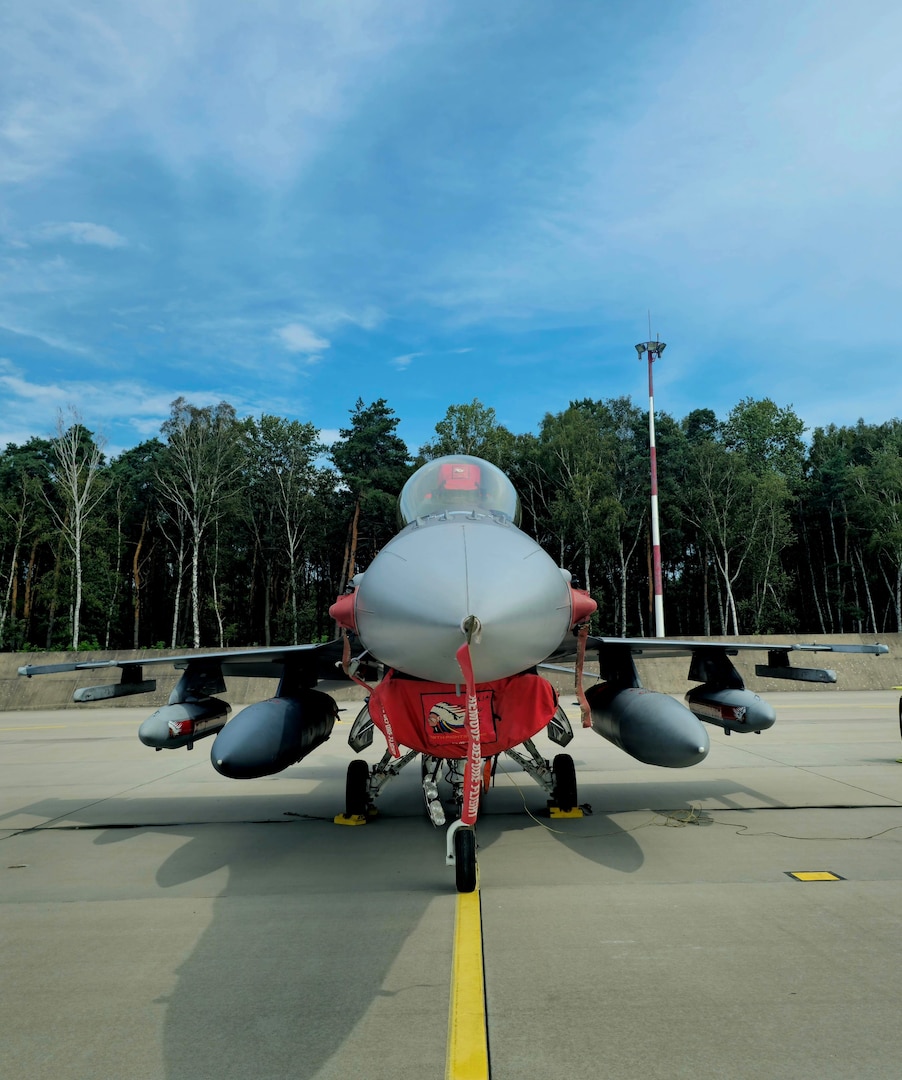 Six U.S. Air Force F-16 Fighting Falcons assigned to the 138th Fighter Wing at Tulsa Air National Guard (ANG) Base, Oklahoma, will began operations at Łask Air Base, Poland