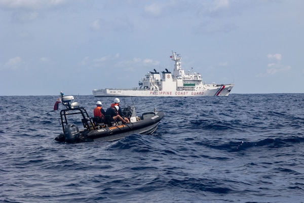 U.S. and Philippine Coast Guards Conduct bilateral search and rescue ...