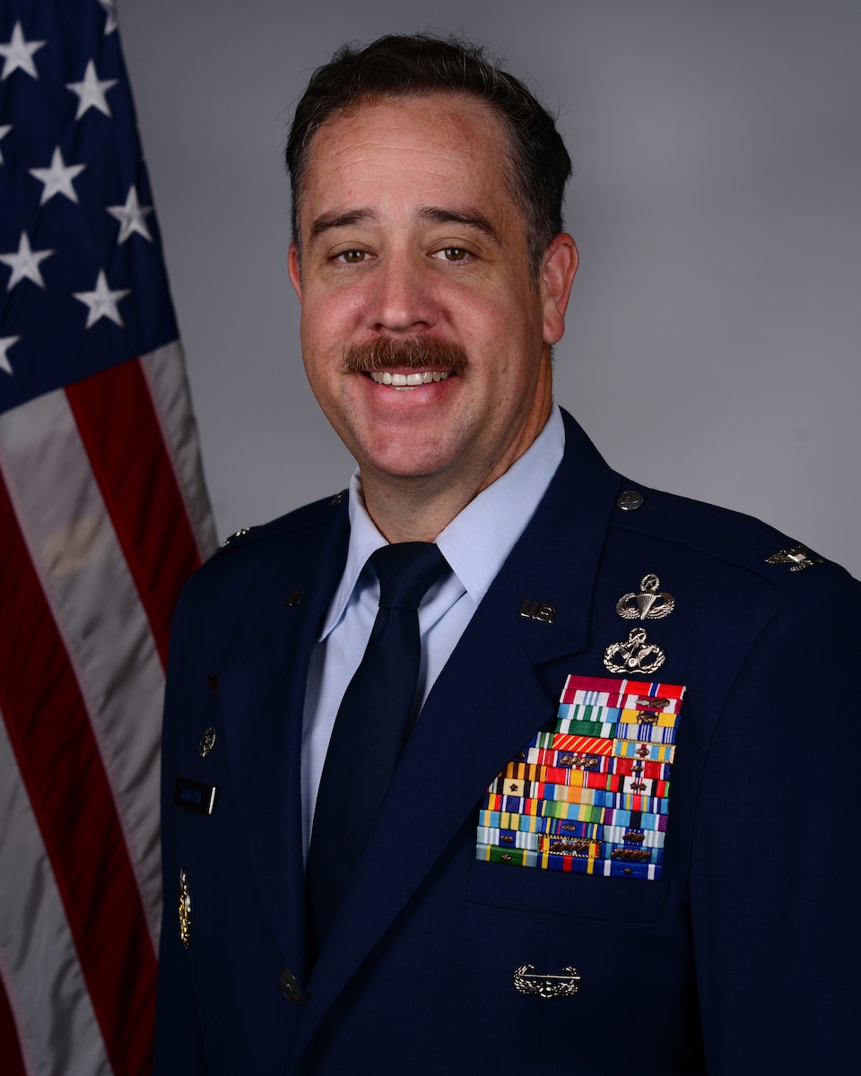 Col Glenn Cameron Official Photo