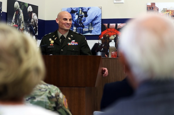 US Army lieutenant colonel inspires helicopter mechanics to reach for new heights