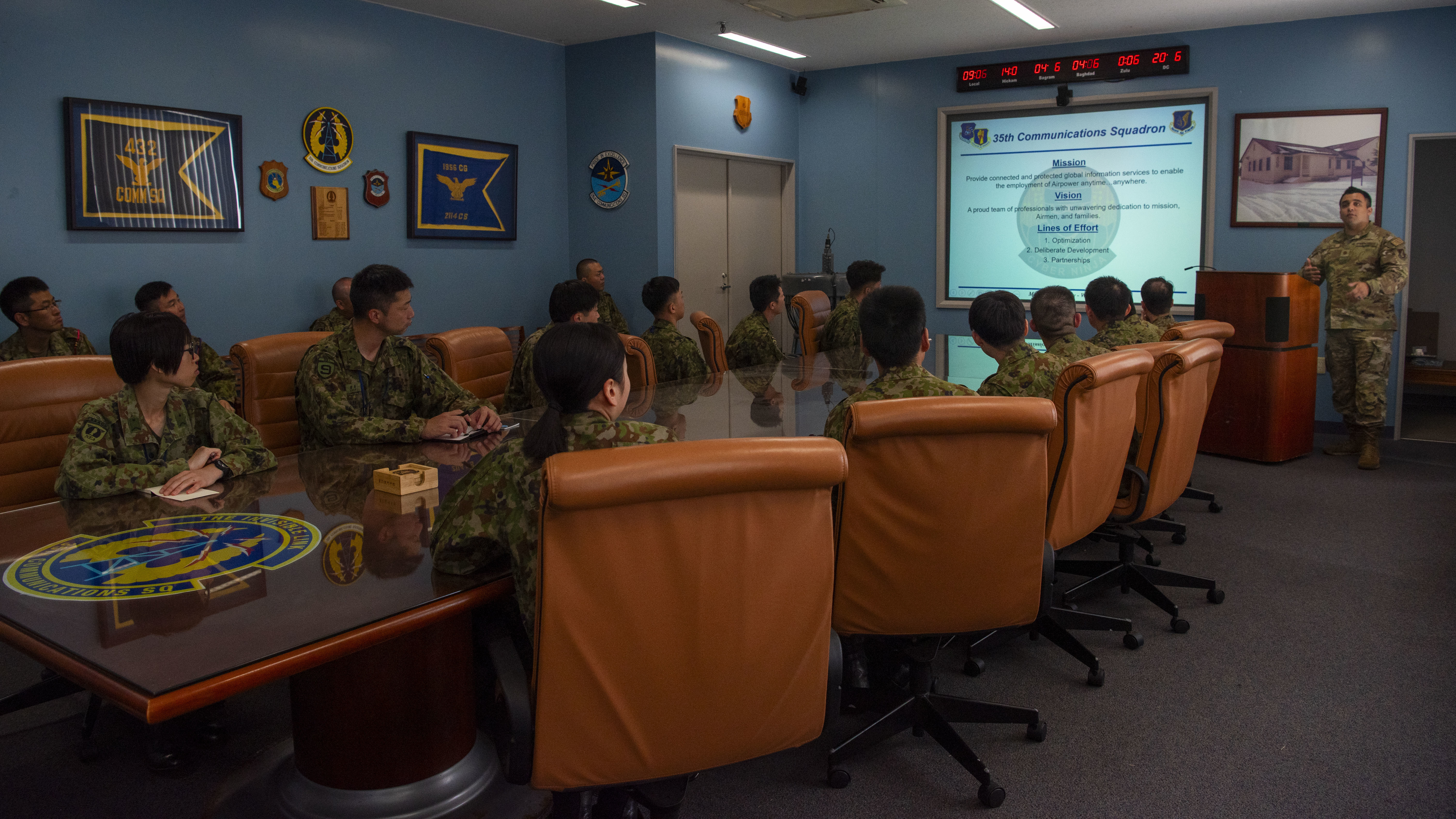 アントニーズ商会 米空軍 三沢基地 TASK FORCE 72 JAPAN 35th FW Forges Fireproof Bonds > Misawa Air Base > Article Display