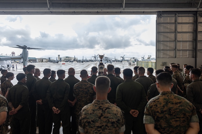 Marine Medium Tiltrotor Squadron (VMM) 261 receives the II MEF "Chesty" Puller Award