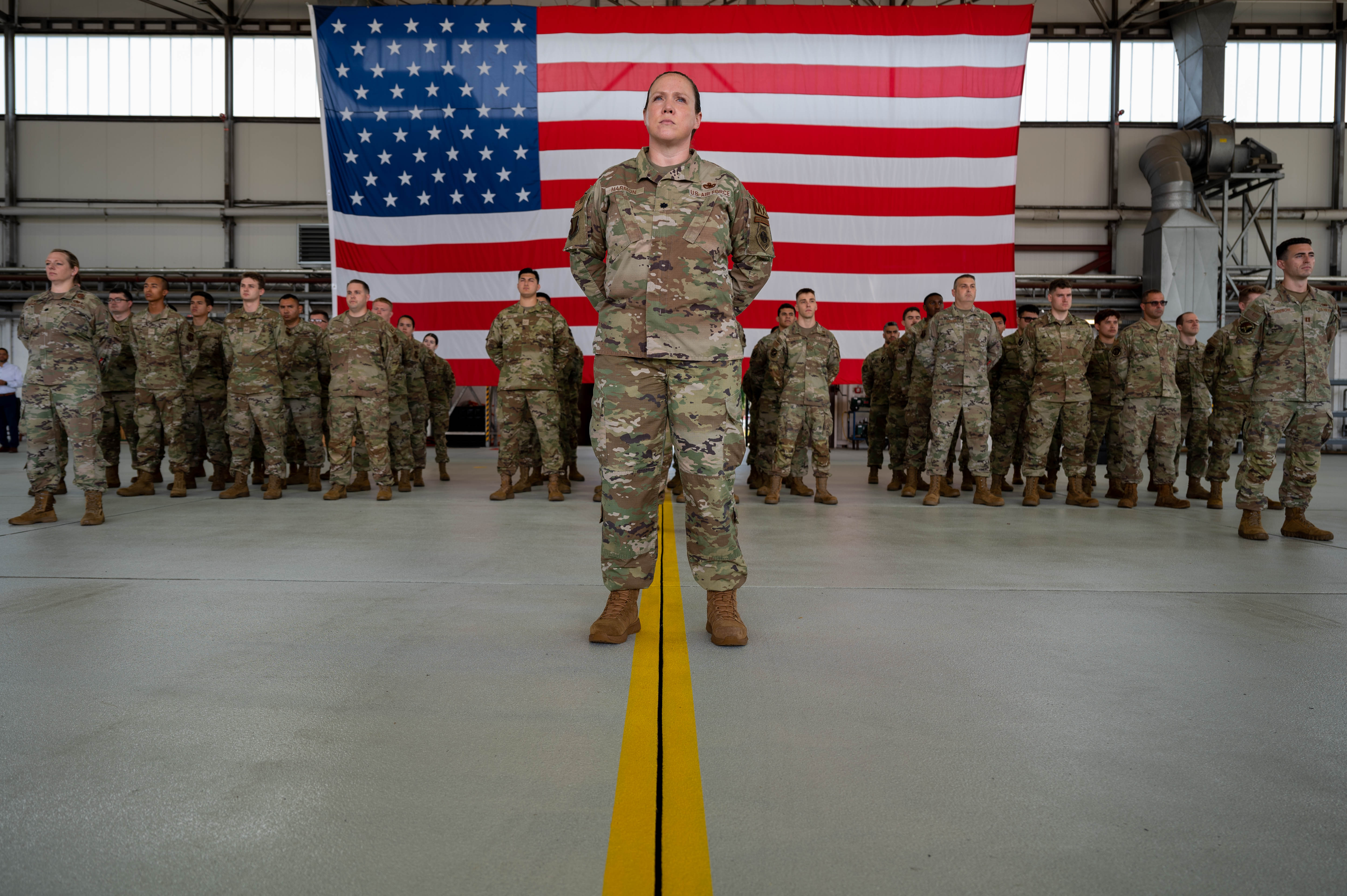 早割クーポン！ 86 MXG passes the wrench to new commander > Ramstein Air 個人装備