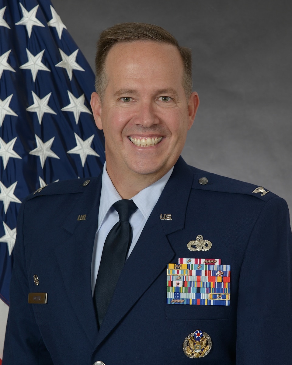 Col. Timothy P. Foster official photo