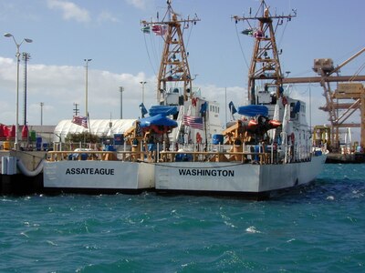 -Sister cutters Assateague (WPB-1337) and Washington (WPB-1331) homeported in Honolulu.