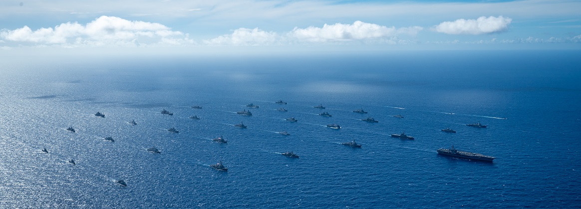 SMITHリムパック Multinational ships sail in formation during RIMPAC 2024