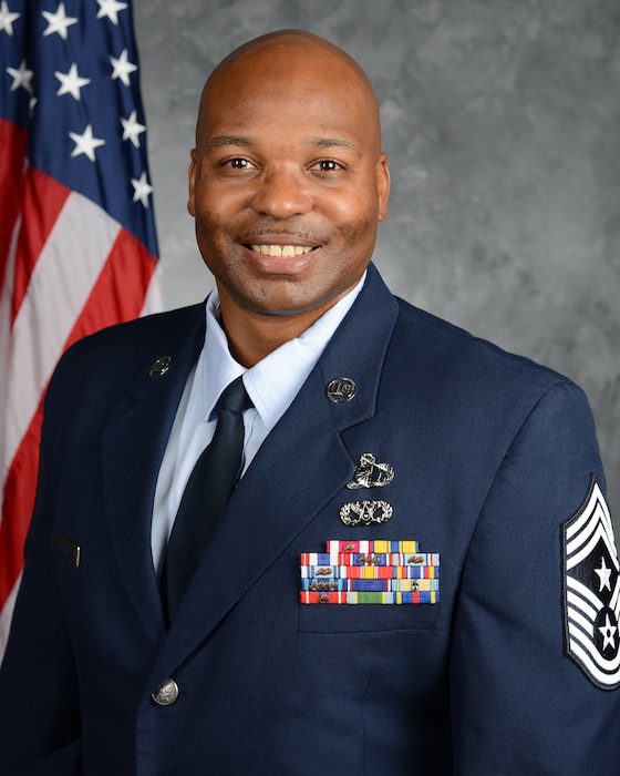 Official Biography photo of male in Air Force uniform.