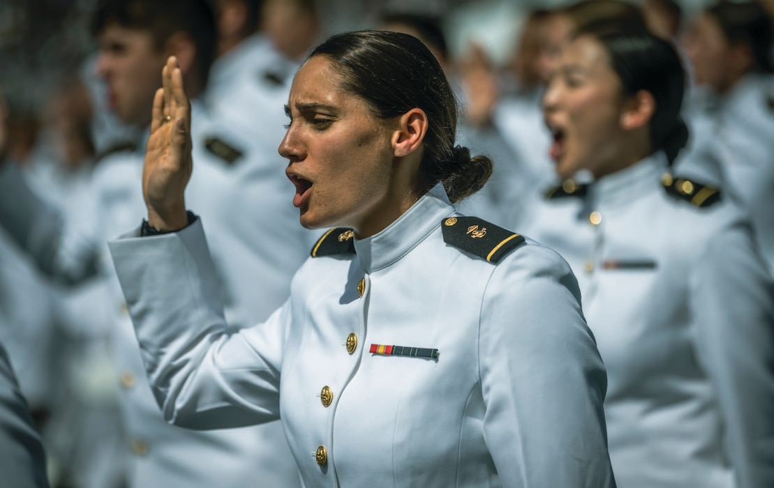 Newly commissioned Navy ensigns take oath of office during Naval Academy’s Class of 2023 graduation ceremony at Navy–Marine Corps
Stadium, Annapolis, Maryland.