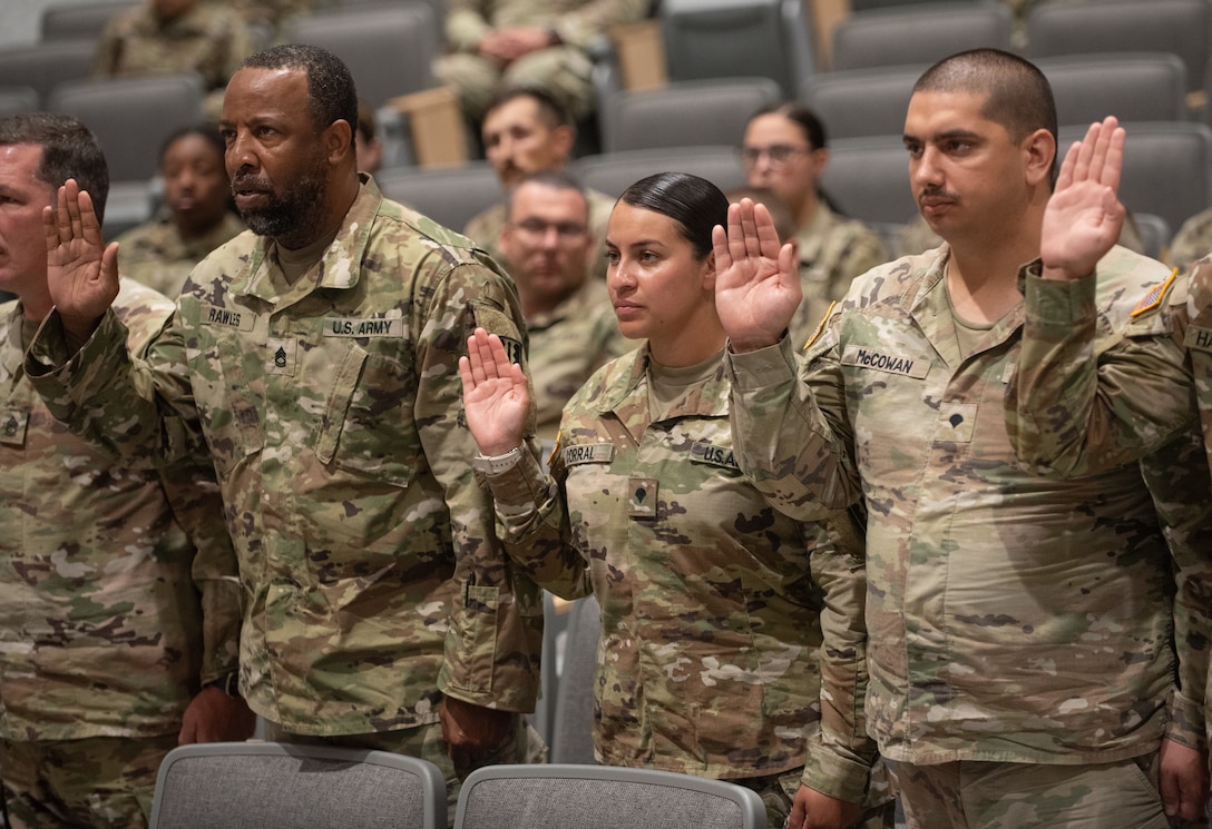 Ceremony extends enlistments for 276th Engineer Bn. Soldiers