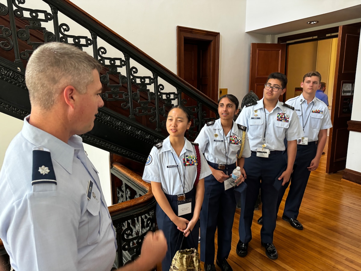 Lt. Col. Matthew Tipton speaks with cadets at the Junior ROTC Leadership and Academic Bowl