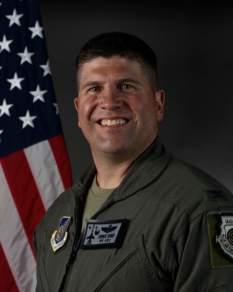 Official Photo of Colonel Derrick R. Franck