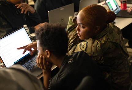 91st Cyber Brigade hosts students for “capture-the-flag” event