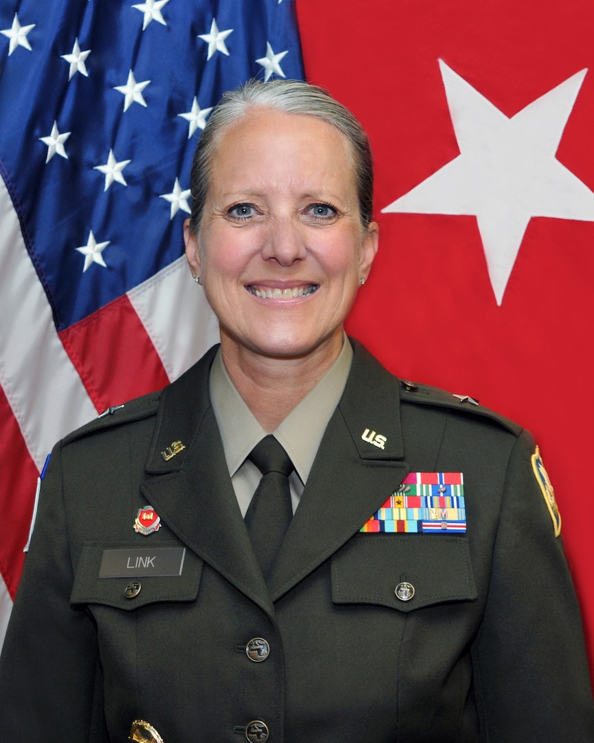Official photo of Maj.. Gen. Michelle Link