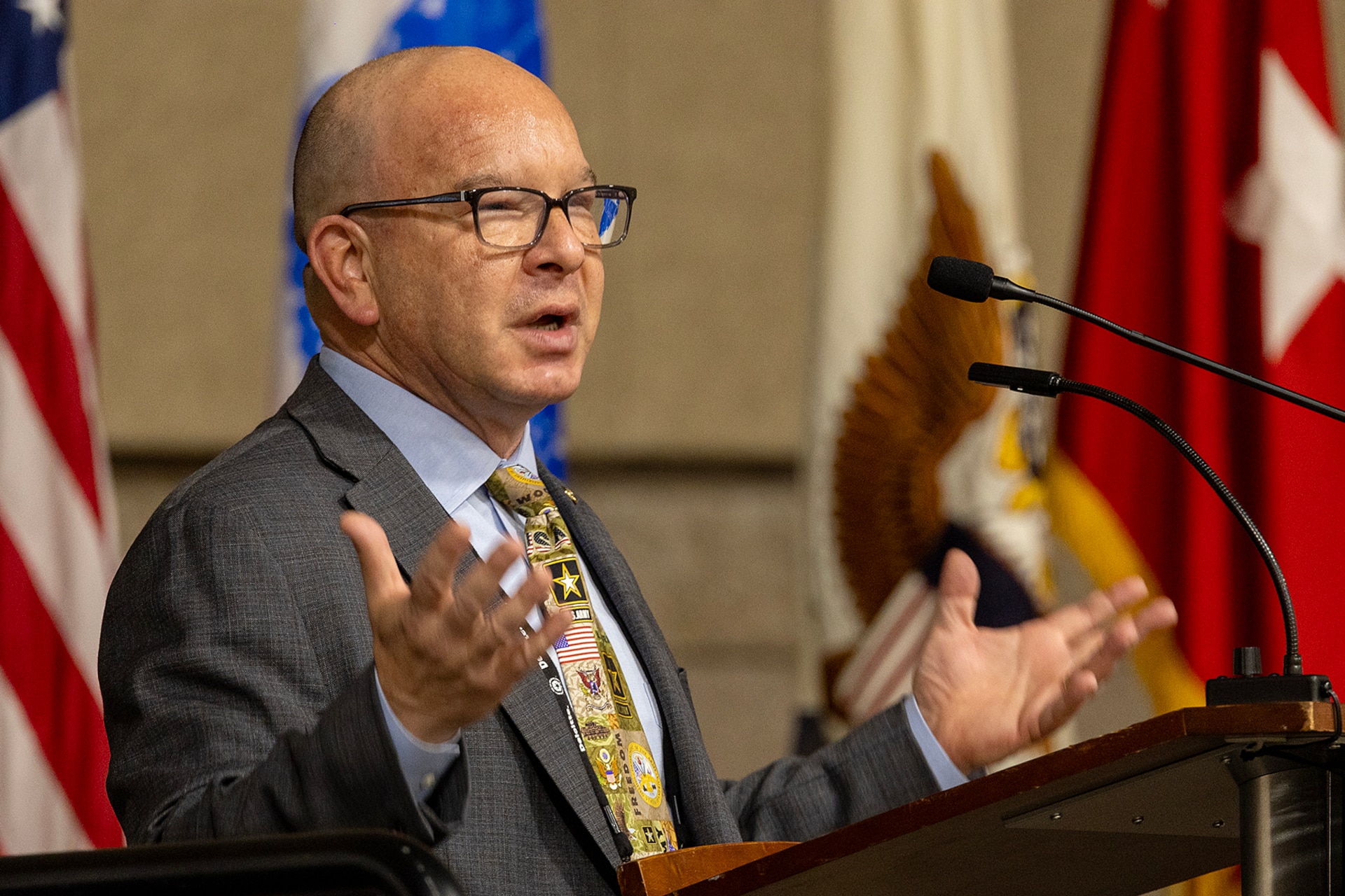 Barry W. Hoffman, U.S. Army Futures Command chief financial officer, delivers opening remarks launching Army Community Day during the Society of Defense Financial Management’s Profession Development Institute in Phoenix May 29, 2024. The PDI was a chance for the Army’s finance and comptroller organizations to come together, share best practices, solve shared problems, and professionally develop Soldiers and Army civilian employees. (U.S. Army photo by Mark R. W. Orders-Woempner)