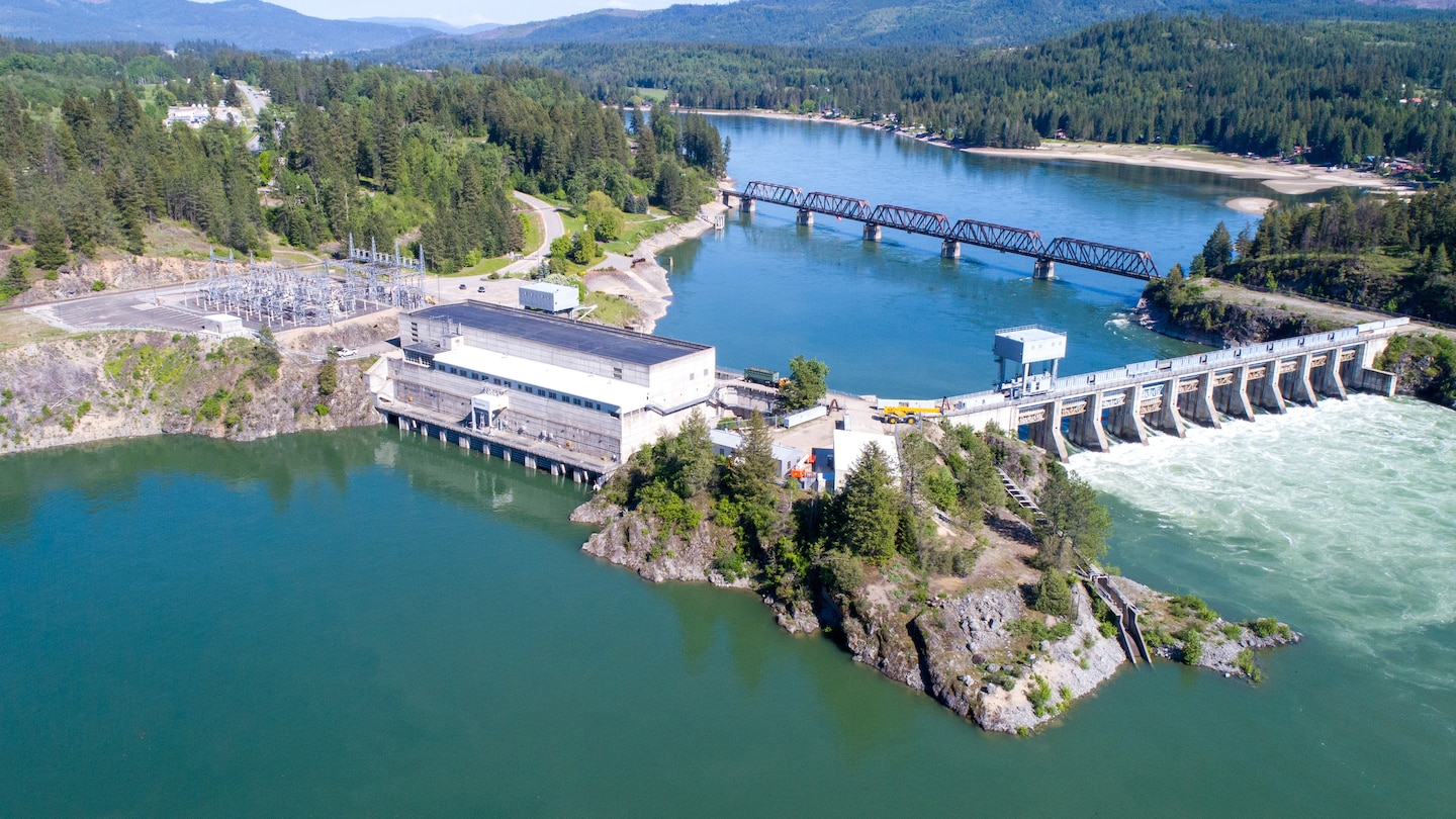 Overhead photo of Albeni Falls Dam looking upstream.