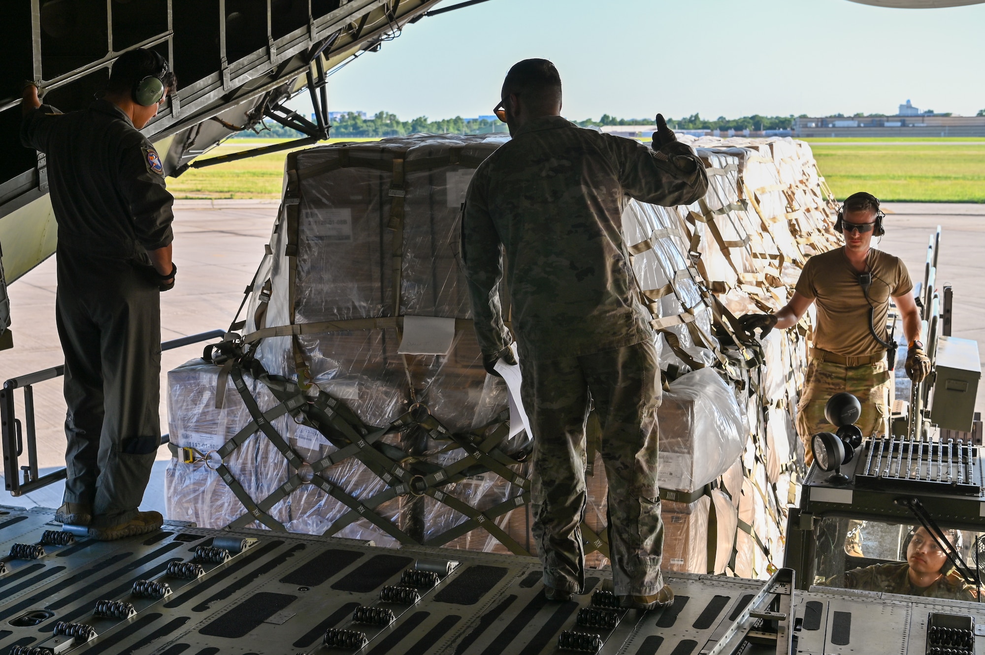 men loading pallets