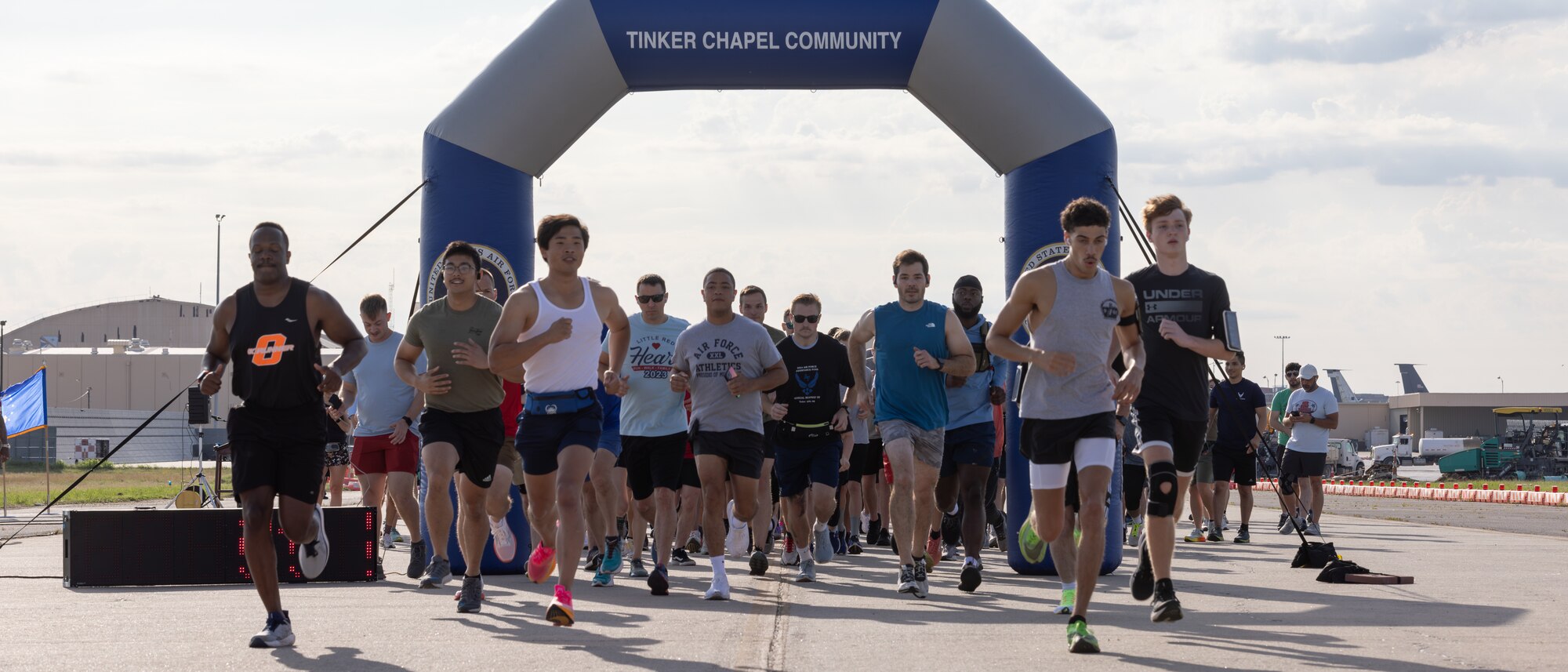 runners at starting line