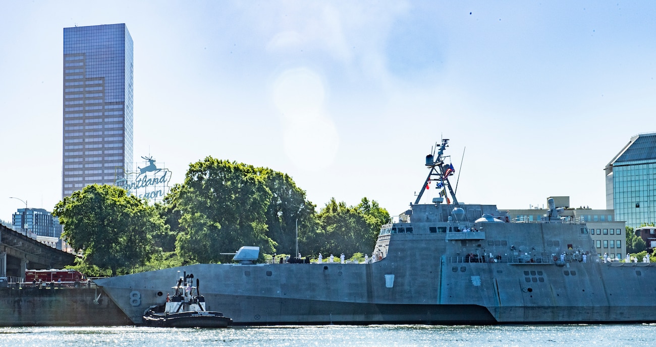 Independence-variant littoral combat ship USS Montgomery (LCS 8), arrives in Portland for the annual Rose Festival during Portland Fleet Week on June 8, 2023. Portland Fleet Week is a time-honored celebration of the sea services and provides an opportunity for the citizens of Oregon to meet Sailors, Marines and Coast Guardsmen, as well as witness firsthand the latest capabilities of today’s maritime services. (U.S. Navy photo by Mass Communication Specialist 2nd Class Gwendelyn L. Ohrazda)