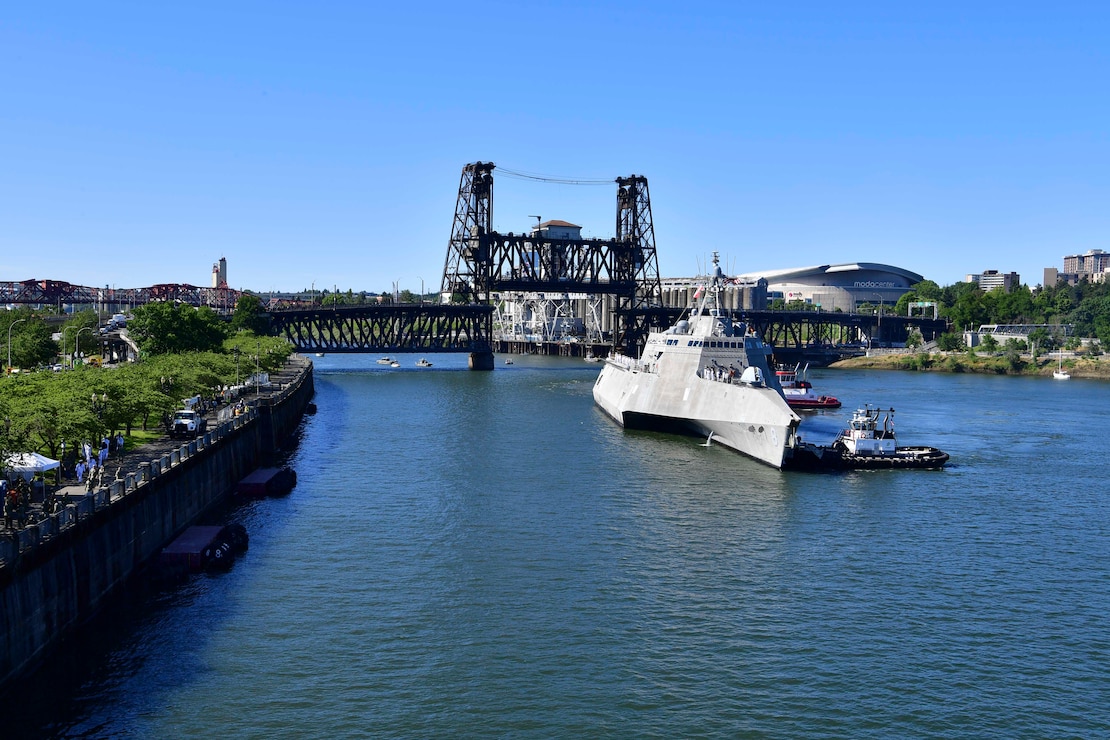Independence-variant littoral combat ship USS Montgomery (LCS 8), arrives for the annual Rose Festival during Portland Fleet Week in Portland, Oregon, June 5, 2024. Portland Fleet Week is a time-honored celebration of the sea services and provides an opportunity for the citizens of Oregon to meet Sailors, Marines and Coast Guardsmen, as well as witness firsthand the latest capabilities of today’s maritime services. (U.S. Navy photo by Mass Communication Specialist 1st Class Heather C. Wamsley)
