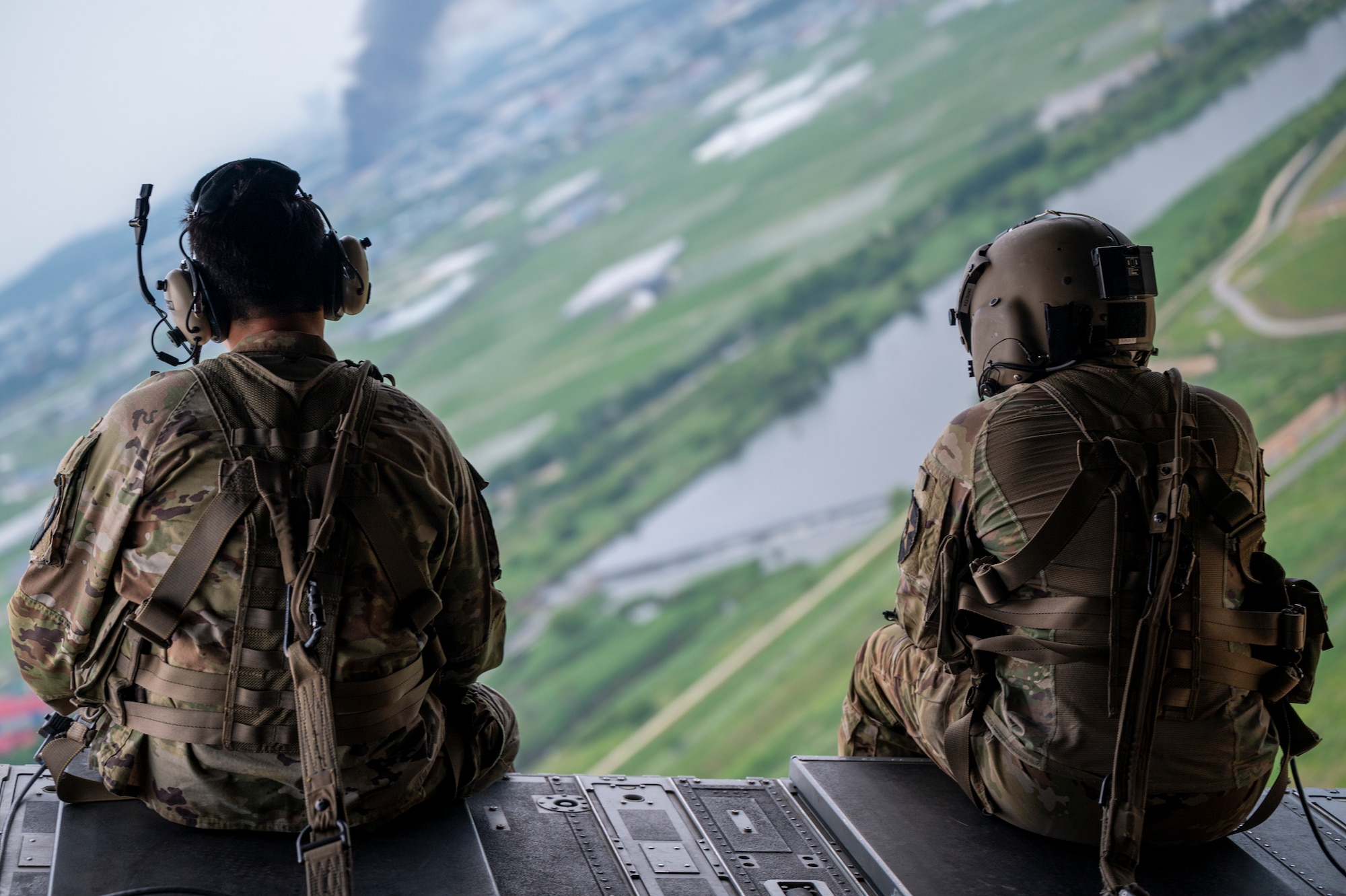 U.S. Soldiers assigned to the 3rd General Support Aviation Battalion, 2nd Combat Aviation Brigade, 2nd Infantry ROK/U.S. Combined Division, take part in a joint training event at Osan Air Base, Republic of Korea, June 5, 2024. The CH-47 Chinook ​​participated in the training by landing and taking off repeatedly from a helicopter landing zone in preparation for austere locations. (U.S. Air Force photo by Senior Airman Sabrina Fuller-Judd)