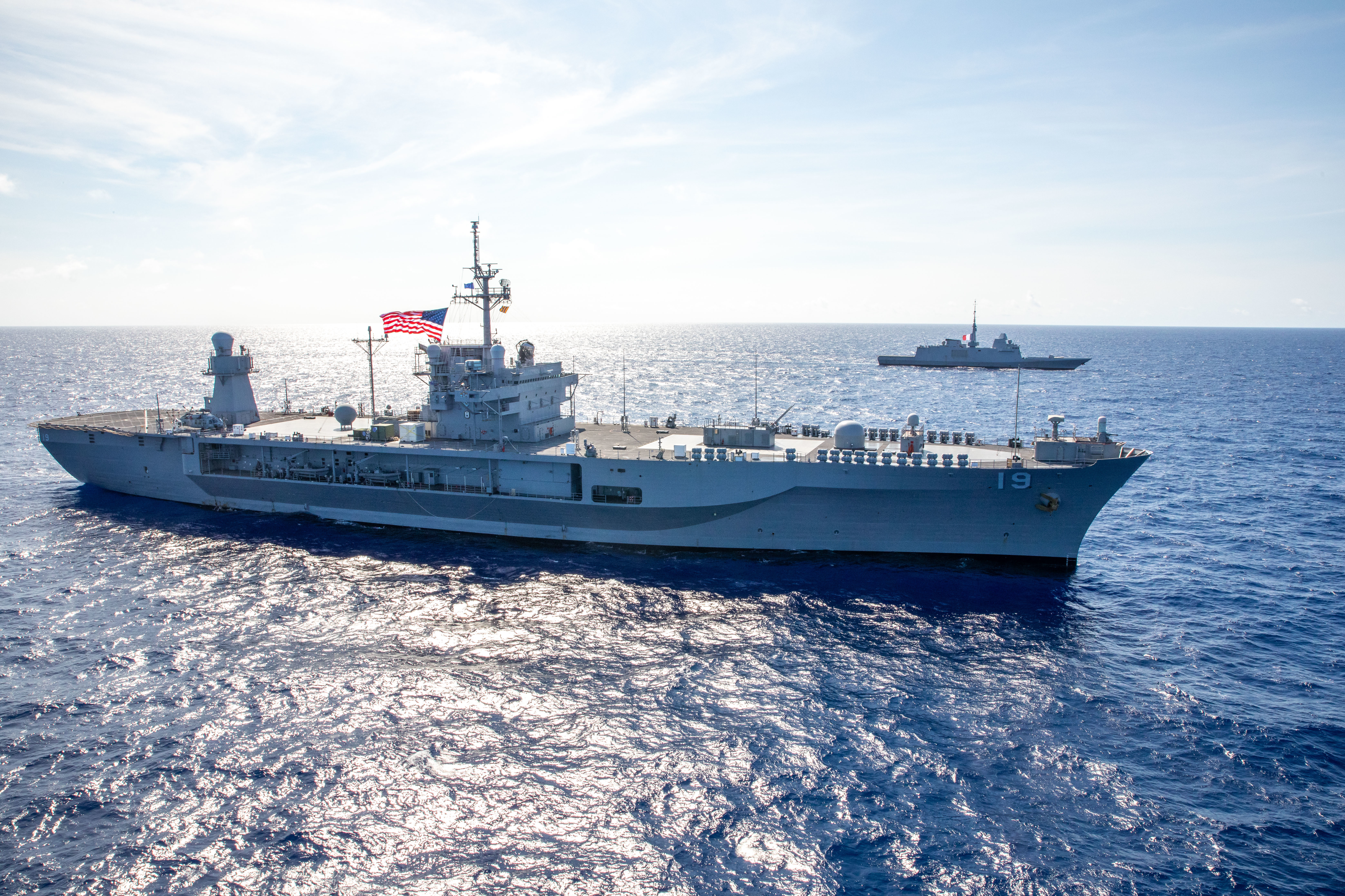 U.S. 7th Fleet, Blue Ridge Team Conduct Maneuvering Exercise with