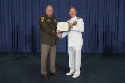 DLA logistics operations director retires after 35 years of service ...