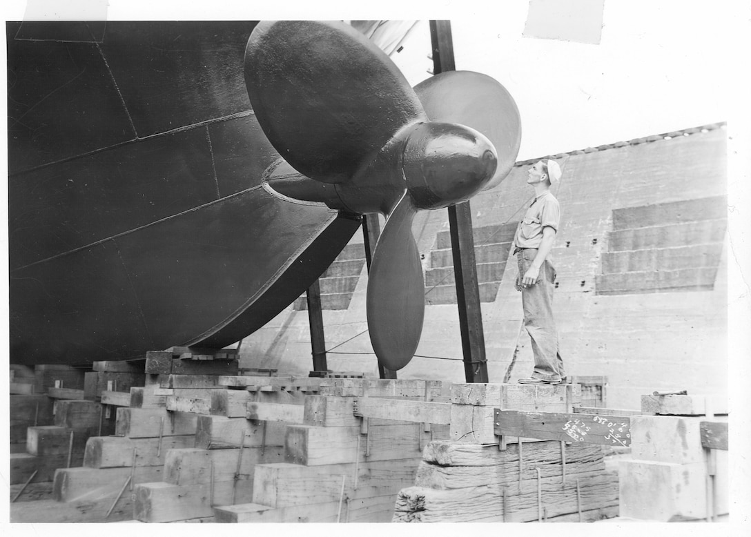 CGC Mackinaw's bow propeller