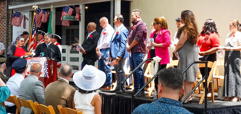 Army Reserve leader helps welcome new U.S. citizens in Philadelphia