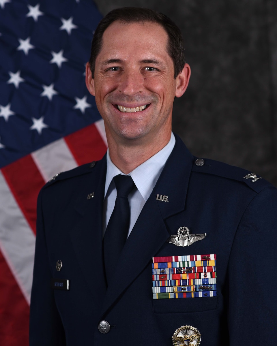 Official photo of Col. Jack R. Arthaud