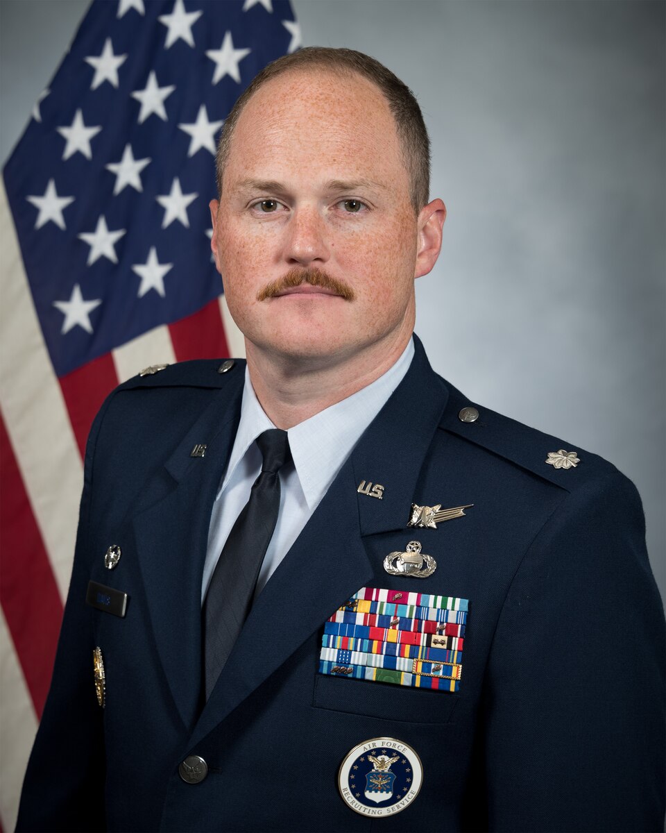 Bio picture-Lieutenant Colonel Bryan J. Davis is the Commander, 331st Recruiting Squadron, Maxwell Air Force Base, Alabama.