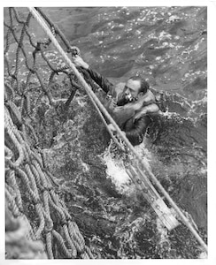 USCGC Spencer battles & sinks the U-175.