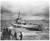 CGC Spencer sinks U-175 in 1943