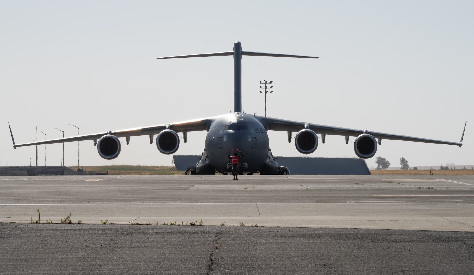 C-17 taxis
