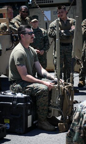 24th MEU (SOC) Counter-IED Class Aboard USS Oak Hill (LSD 51)