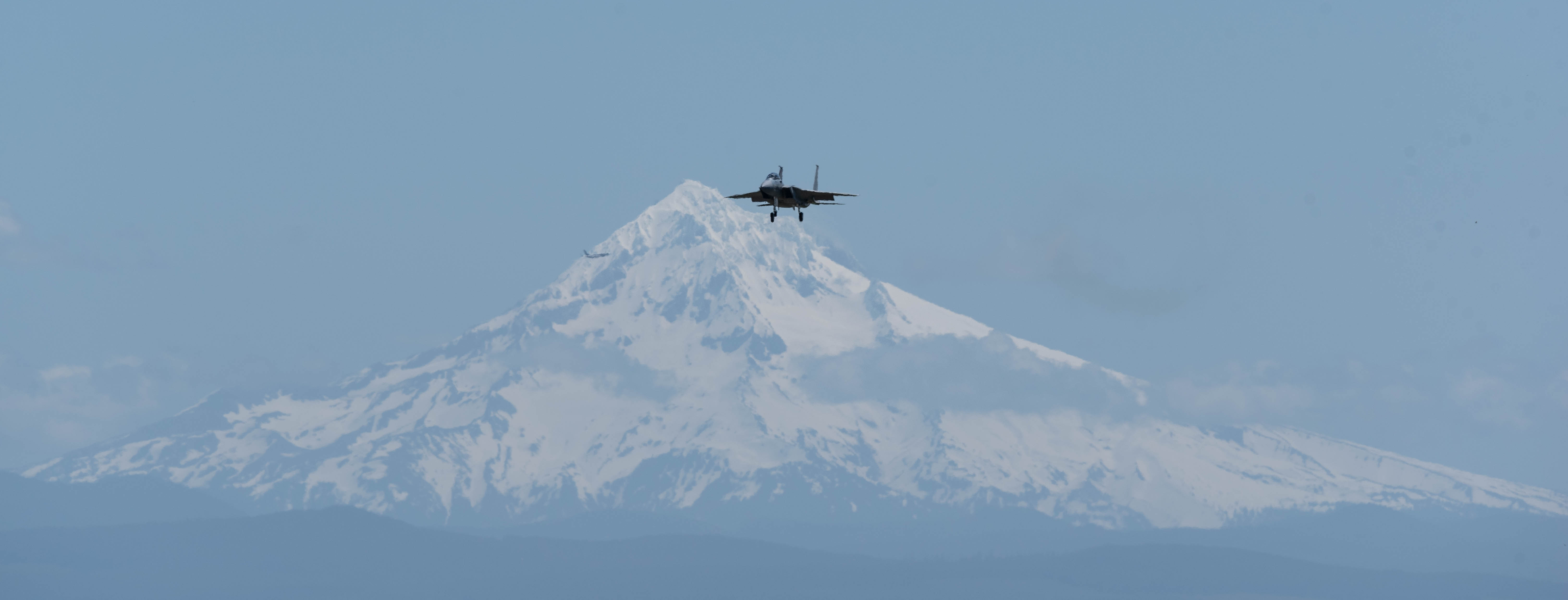 Novel F-15 EX Eagle II makes its debut landing in Portland, Ore