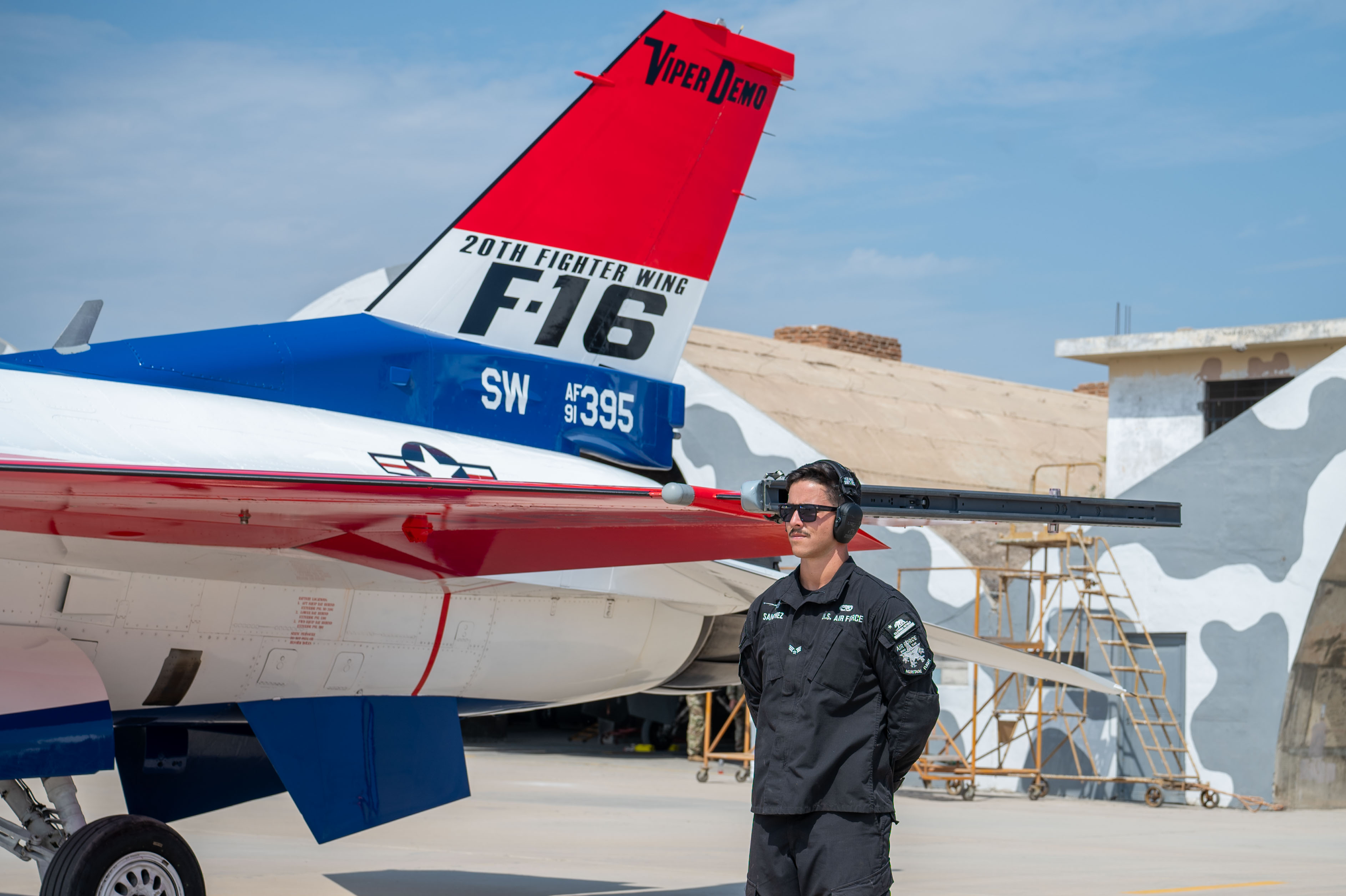 F 16 Viper Demonstration Team Showcases Combat Capabilities At Festival 