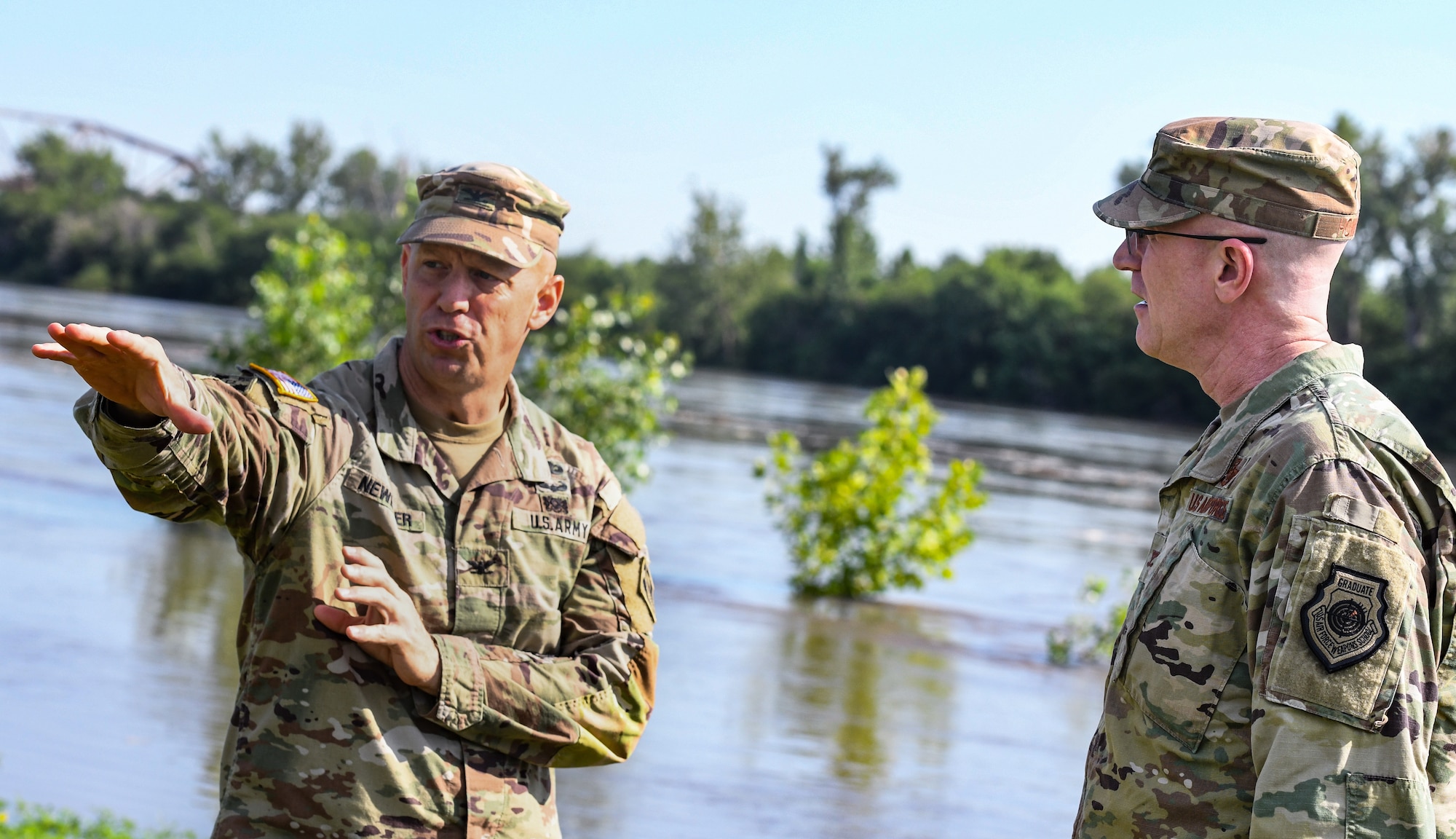Army corps of engineers commander speaks to Offutt commander