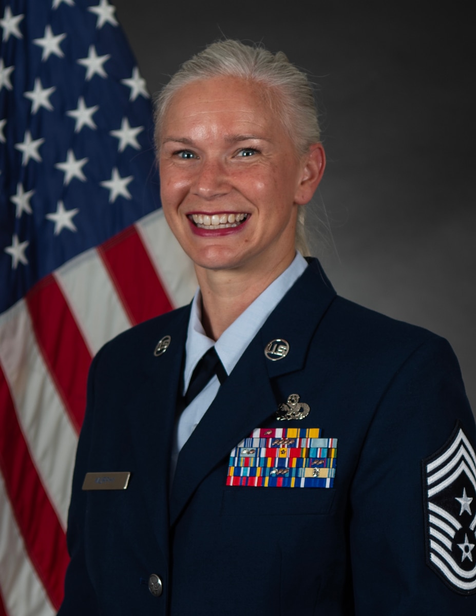 Chief Master Sergeant Jennifer L. Murphy Official Photo